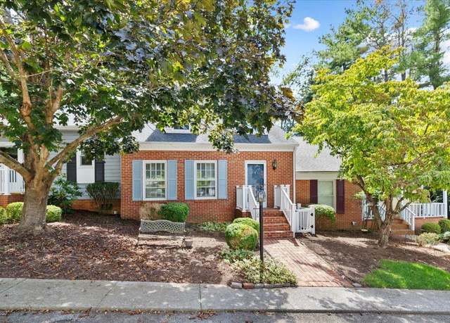 Property at 106 Greenbrier Dr, Radford, VA 24141, 3 beds, 2 baths