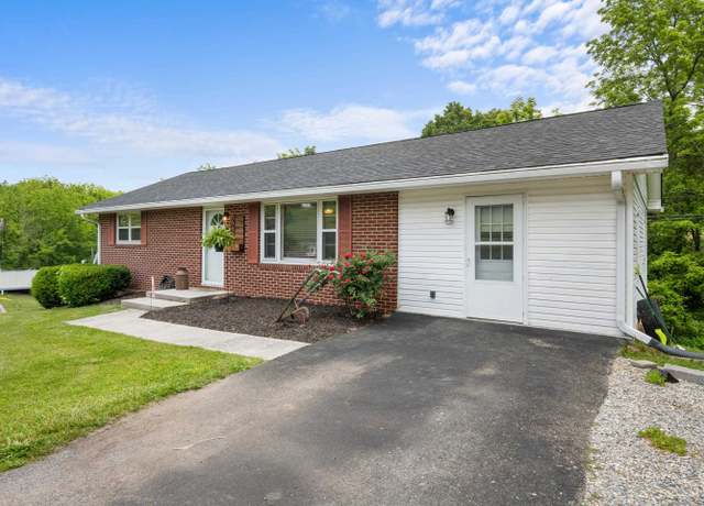 Property at 6654 Belspring Rd, Fairlawn, VA 24141, 3 beds, 1 bath