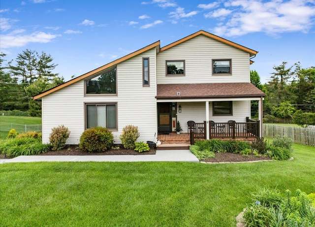 Property at 285 Briarwood Dr SW, Christiansburg, VA 24073, 3 beds, 2 baths