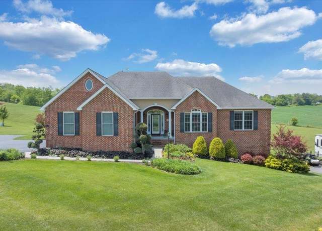 Property at 2335 Lake Vista Dr, Christiansburg, VA 24073, 4 beds, 3.5 baths