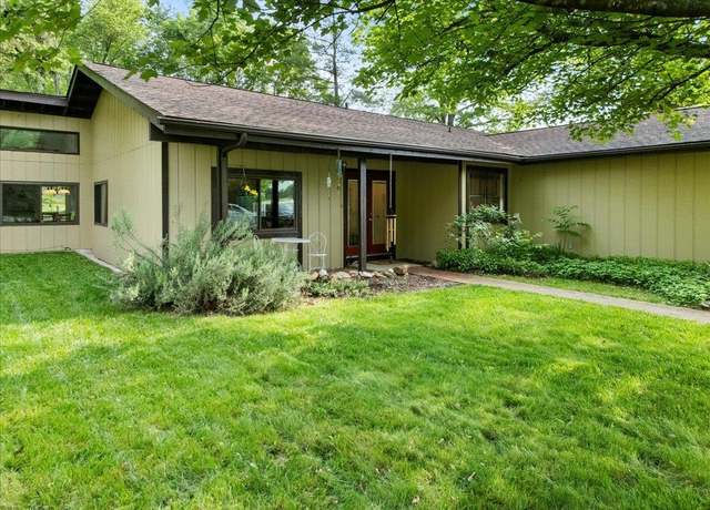 Property at 2607 Capistrano St, Blacksburg, VA 24060, 4 beds, 2 baths
