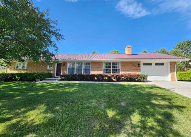 Property at 1209 Tyler Ave, Radford, VA 24141, 3 beds, 3 baths