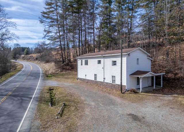 Property at 722 Floyd Hwy, Floyd, VA 24091, 2 beds, 1.5 baths