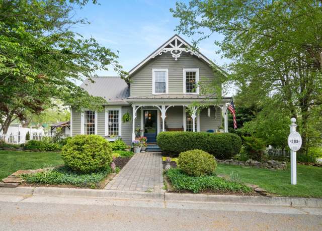 Property at 385 W Washington St, Wytheville, VA 24382, 3 beds, 2 baths