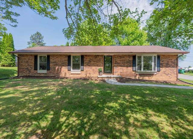Property at 695 Carson Dr, Christiansburg, VA 24073, 3 beds, 2 baths