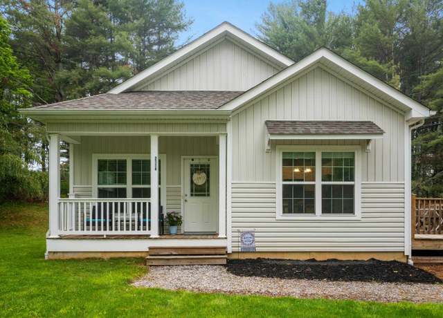 Property at 2114 Mount Tabor Rd, Blacksburg, VA 24060, 2 beds, 2 baths