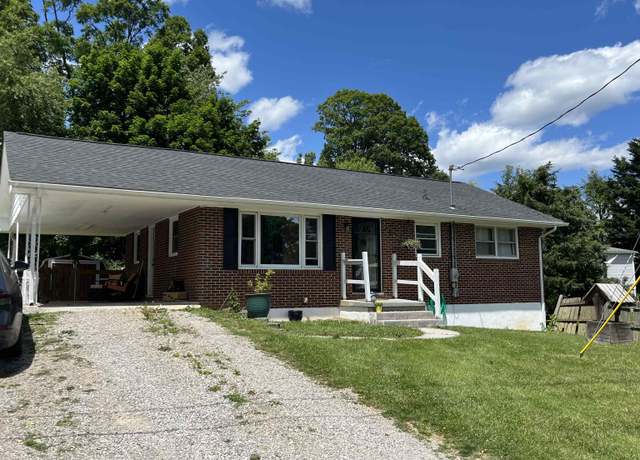 Property at 1380 Rigby St, Christiansburg, VA 24073, 3 beds, 2 baths