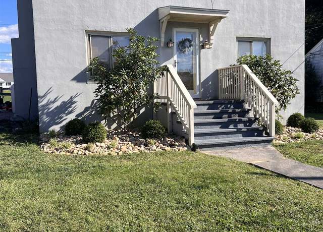 Property at 1008 4th St, Radford, VA 24141, 2 beds, 1 bath