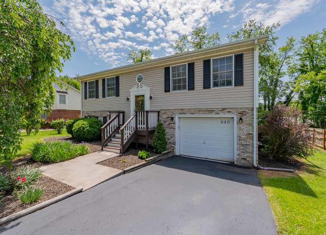 Property at 640 Warren Ct, Christiansburg, VA 24073, 4 beds, 3 baths
