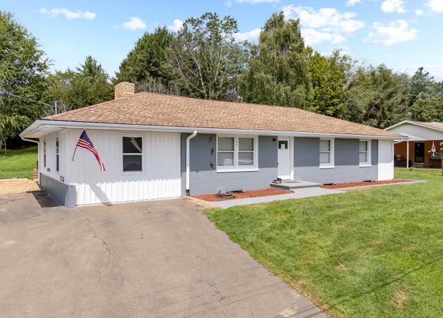 Property at 104 Morris St, Galax, VA 24333, 5 beds, 2.5 baths