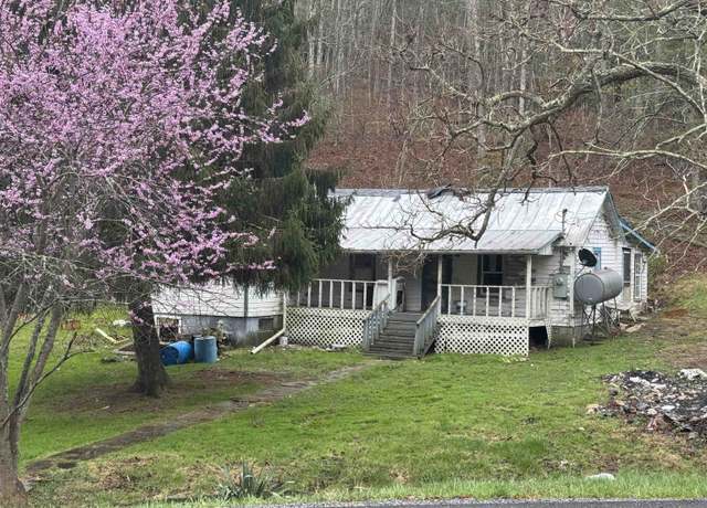 Property at 3428 Case Knife Rd, Pulaski, VA 24301, 3 beds, 1 bath