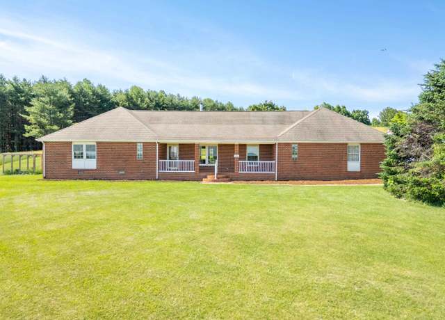 Property at 8214 Snake Creek Rd, Hillsville, VA 24343, 3 beds, 2.5 baths