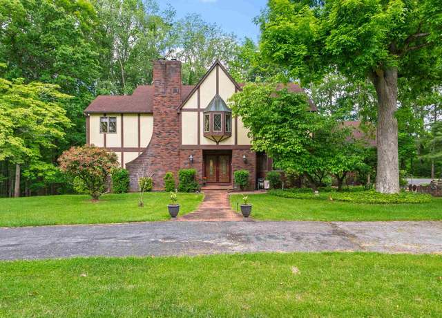 Property at 244 Robinhood Dr, Marion, VA 24354, 5 beds, 4 baths