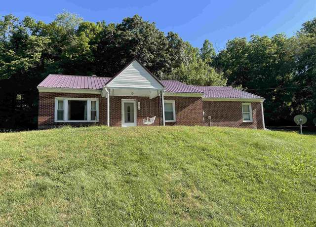 Property at 176 Sugar Run Rd, Pearisburg, VA 24134, 3 beds, 1.5 baths