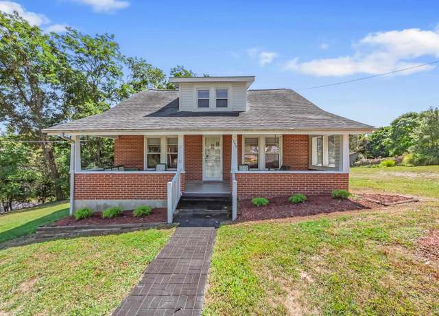 Property at 1395 W Main St, Wytheville, VA 24382, 4 beds, 2 baths
