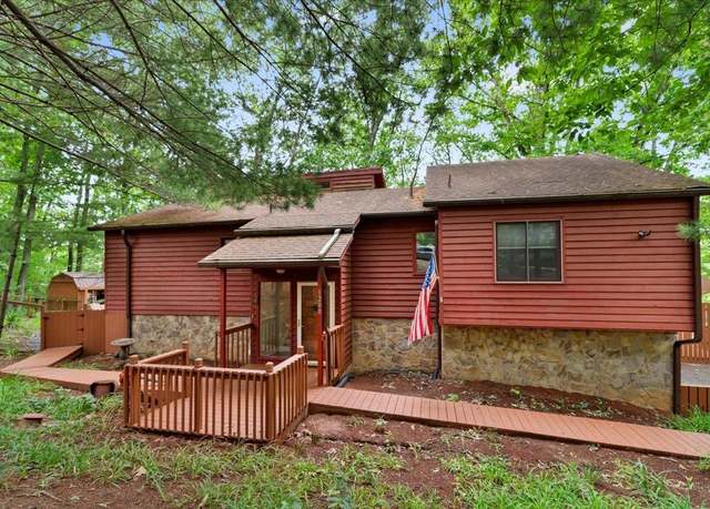 Property at 1200 Flint Dr, Christiansburg, VA 24073, 5 beds, 3 baths