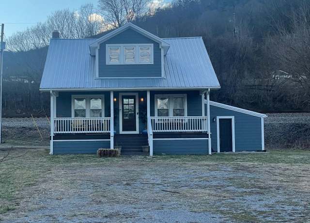 Property at 2542 Lurich Rd, Narrows, VA 24124, 4 beds, 3 baths