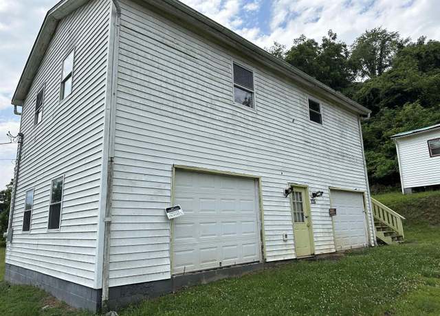 Property at 125 Dill St, Narrows, VA 24124, 2 beds, 1 bath