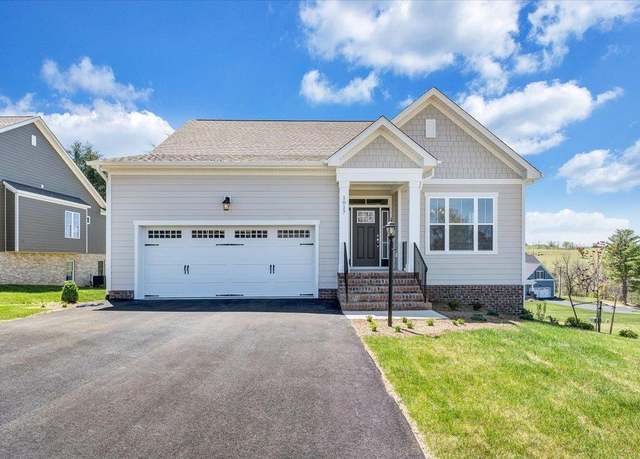 Property at 1017 Round Meadow Dr, Christiansburg, VA 24073, 3 beds, 2.5 baths