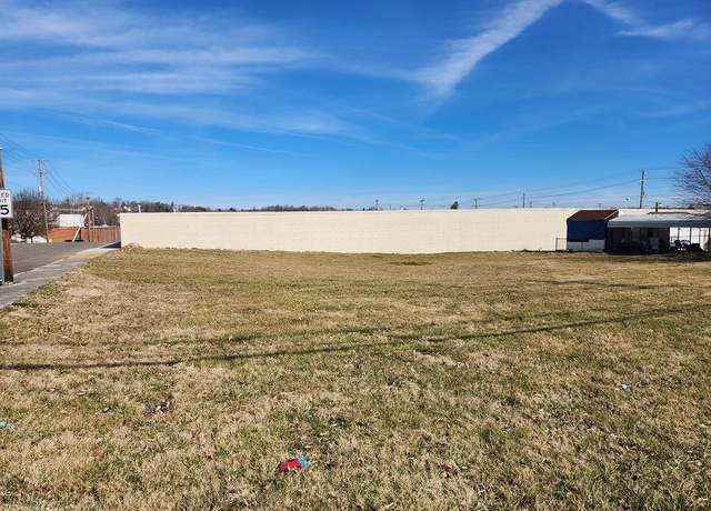 Property at 151 Valley St, Pulaski, VA 24301