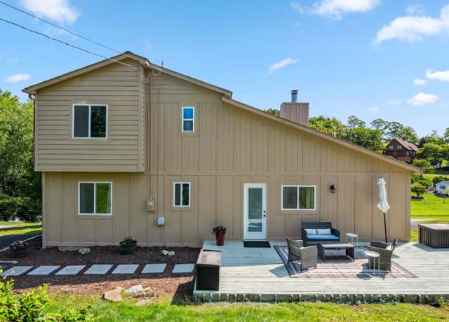 Property at 475 Chrisman St, Christiansburg, VA 24073, 3 beds, 2.5 baths