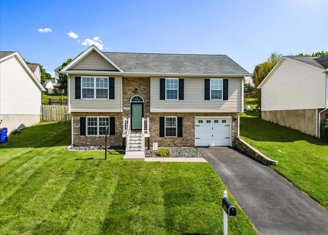 Property at 150 Sage Ln, Christiansburg, VA 24073, 4 beds, 3 baths