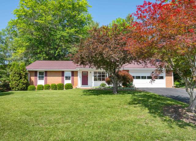 Property at 414 Stonegate Dr, Blacksburg, VA 24060, 3 beds, 3 baths