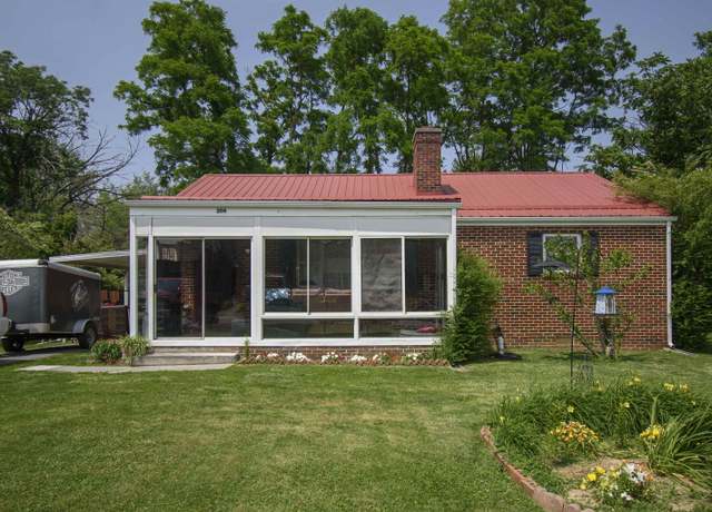 Property at 206 Broce Dr, Blacksburg, VA 24060, 3 beds, 2 baths