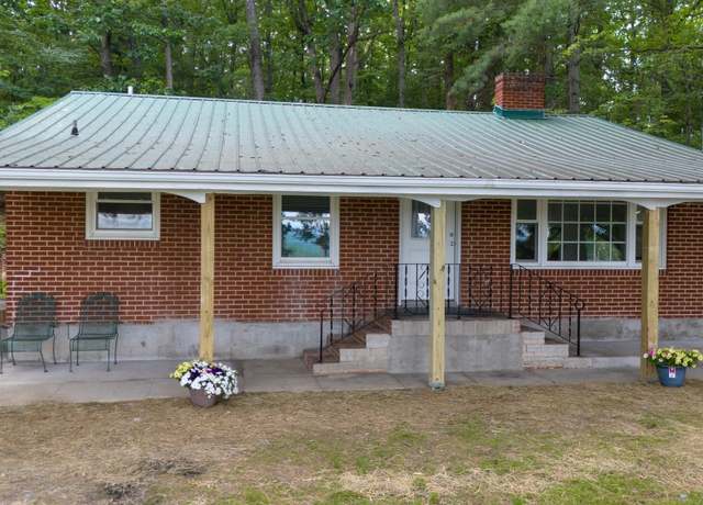 Property at 890 Triangle St, Blacksburg, VA 24060, 3 beds, 2 baths
