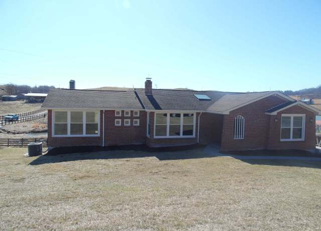 Property at 2481 Meadow Creek Rd, Christiansburg, VA 24073, 4 beds, 2 baths