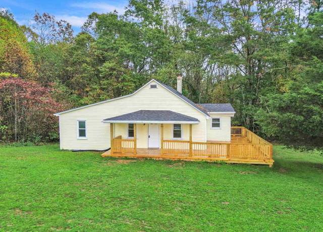 Property at 167 Rome Dr, Hillsville, VA 24343, 3 beds, 1 bath