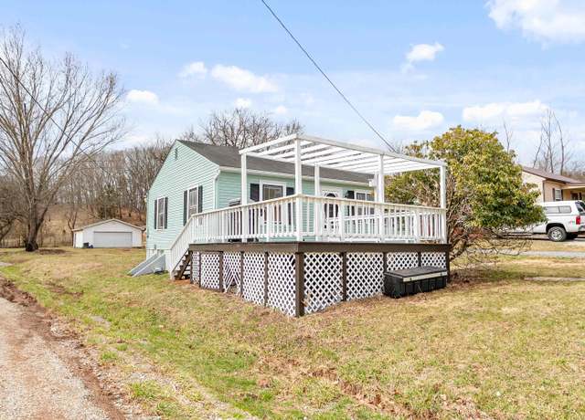 Property at 3047 Lowmans Ferry Rd, Pulaski, VA 24301, 2 beds, 1 bath