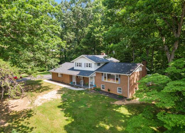 Property at 6781 Morgan Farm Rd, Fairlawn, VA 24141, 3 beds, 3 baths