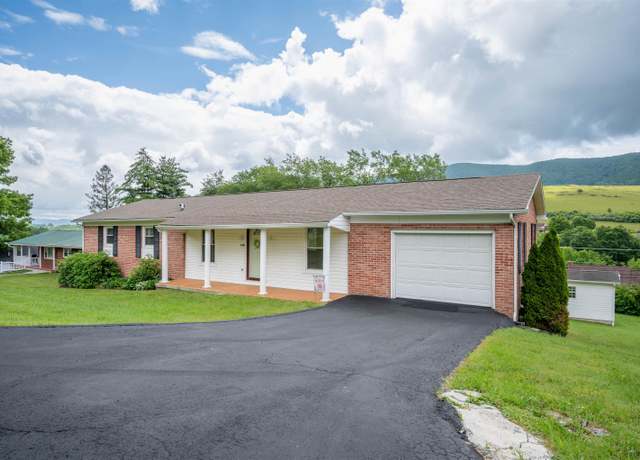 Property at 148 Tickle St, Bluefield, VA 24605, 3 beds, 2.5 baths
