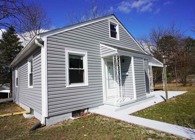 Property at 1033 Preston St, Radford, VA 24141, 3 beds, 2 baths
