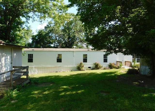 Property at 1658 Dora Hwy, Pulaski, VA 24301, 3 beds, 2 baths