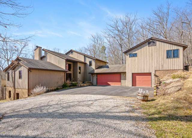 Property at 4506 W Benoit Trl, Blacksburg, VA 24060, 4 beds, 4.5 baths