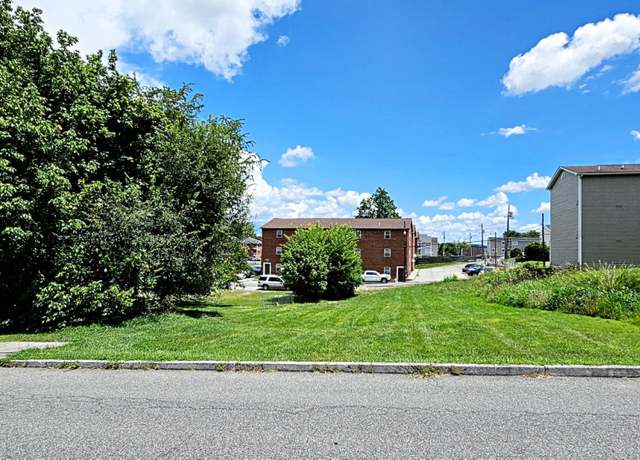 Property at 403 Third Ave, Radford, VA 24141