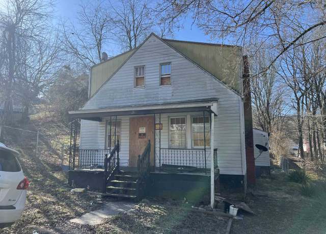 Property at 24 Second St SE, Pulaski, VA 24301, 4 beds, 2 baths