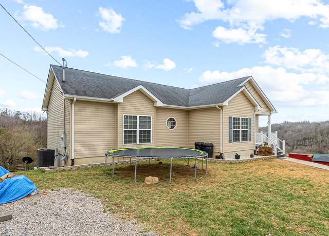 Property at 285 Easy St, Christiansburg, VA 24073, 3 beds, 2 baths