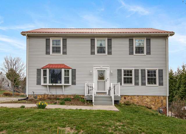 Property at 145 Windmill Ridge Rd E, Christiansburg, VA 24073, 5 beds, 3.5 baths