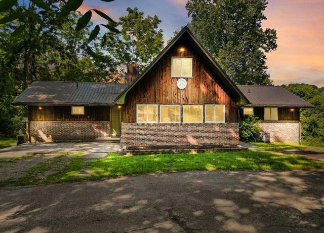Property at 10 Wilderness Rd, Radford, VA 24141, 3 beds, 2 baths
