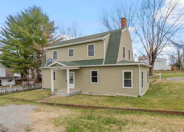 Property at 129 Cliff St, Pulaski, VA 24301, 3 beds, 2 baths