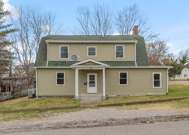 Property at 129 Cliff St, Pulaski, VA 24301, 3 beds, 2 baths