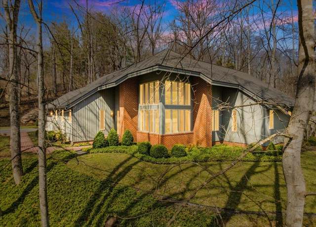 Property at 100 Hidden Valley Dr, Radford, VA 24141, 3 beds, 3.5 baths