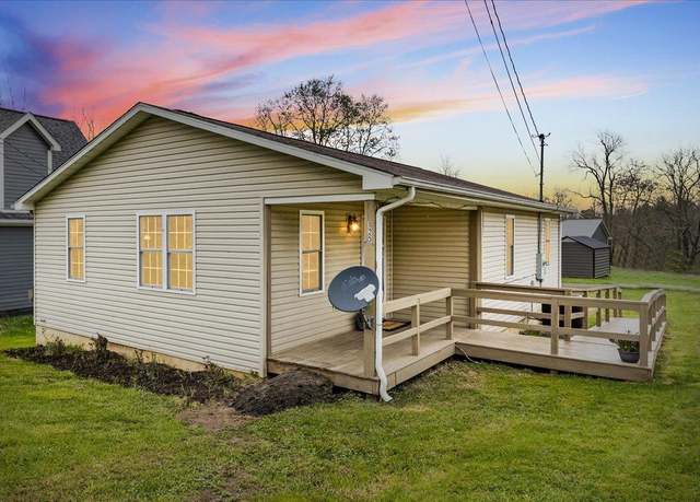 Property at 125 Fayette St, Pulaski, VA 24301, 3 beds, 1 bath