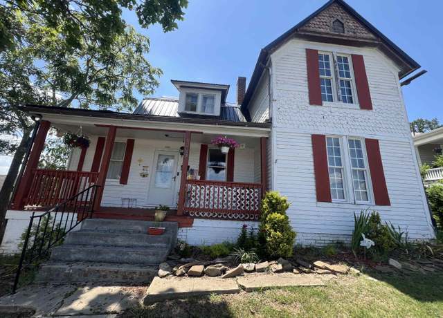 Property at 309 Henry Ave, Pulaski, VA 24301, 3 beds, 2 baths