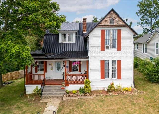 Property at 309 Henry Ave, Pulaski, VA 24301, 3 beds, 2 baths