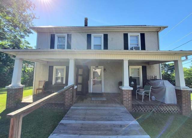 Property at 1201 4th St, Radford, VA 24141