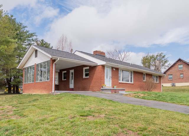Property at 400 Peppers Ferry Rd, Wytheville, VA 24382, 3 beds, 1.5 baths